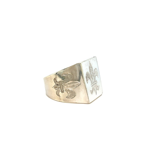 Anillo Flor de Lis en plata .925