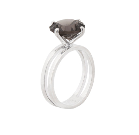 Anillo Indigo Místico: Topacio Ahumado y Plata .925